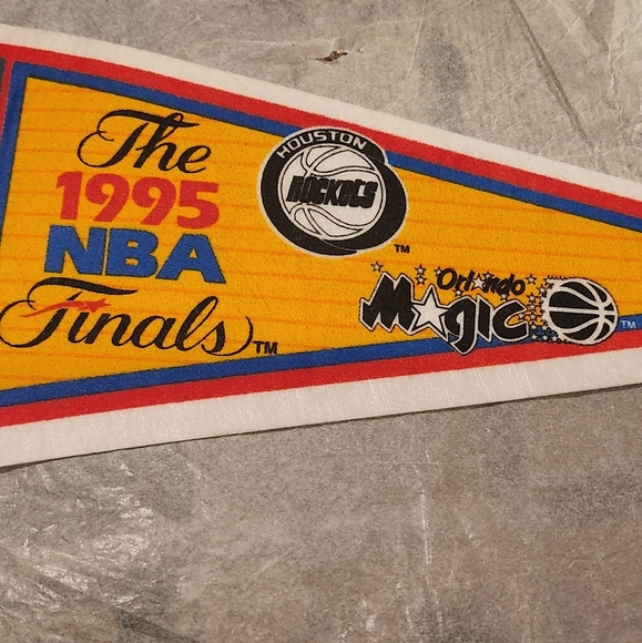 VINTAGE Wincraft 1995 NBA Finals Pennant Magic VS Rockets Made in USA - Picture 4 of 6